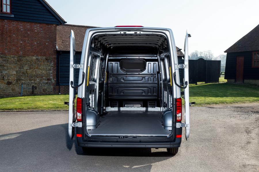  Volkswagen Crafter High Roof Van LWB 2017 года  (UK) (фото 6 из 22)